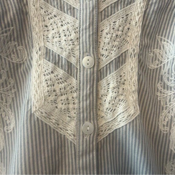 Reba blue and white striped embroidered button down blouse size large - Picture 8 of 16